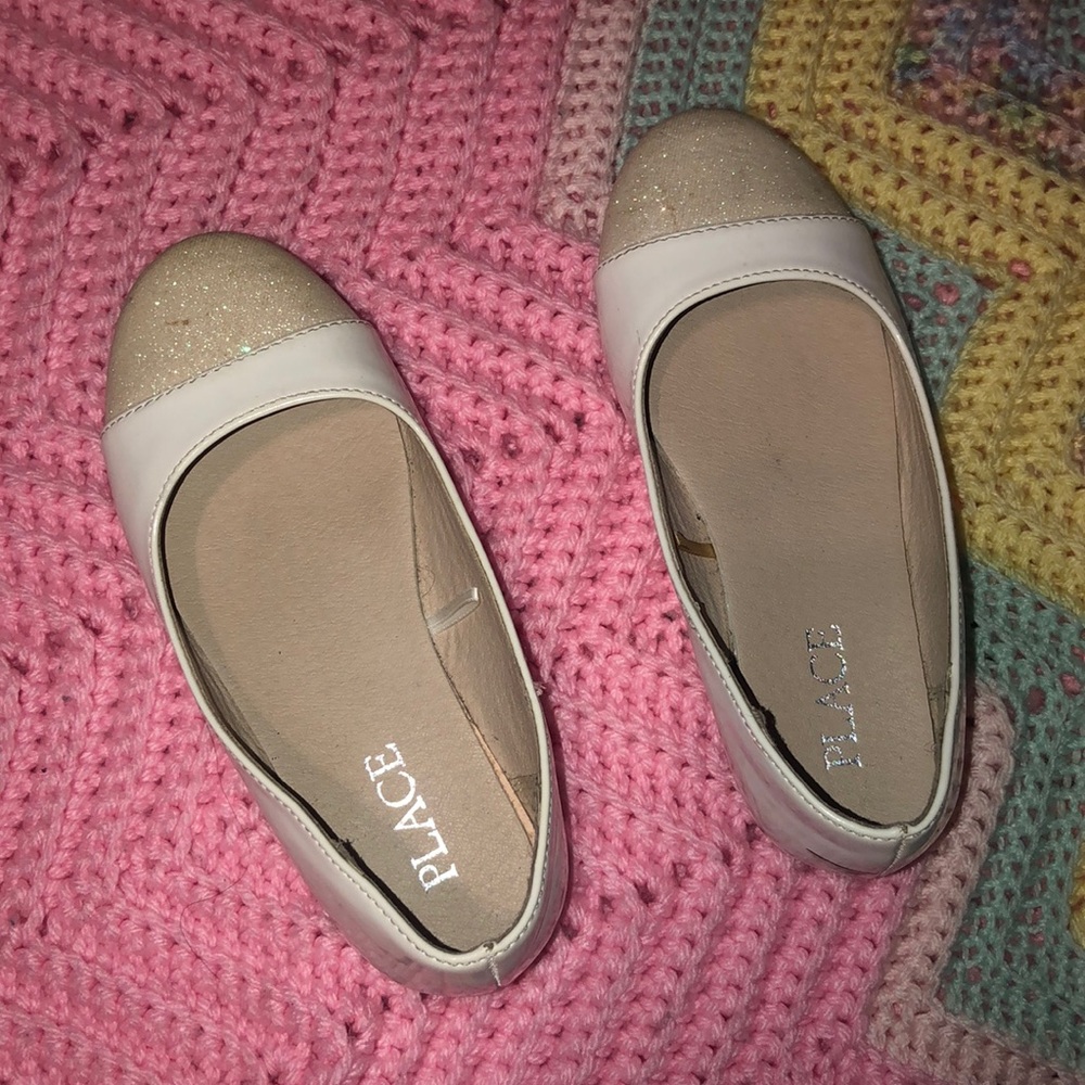 Flats - Picture 2 of 3